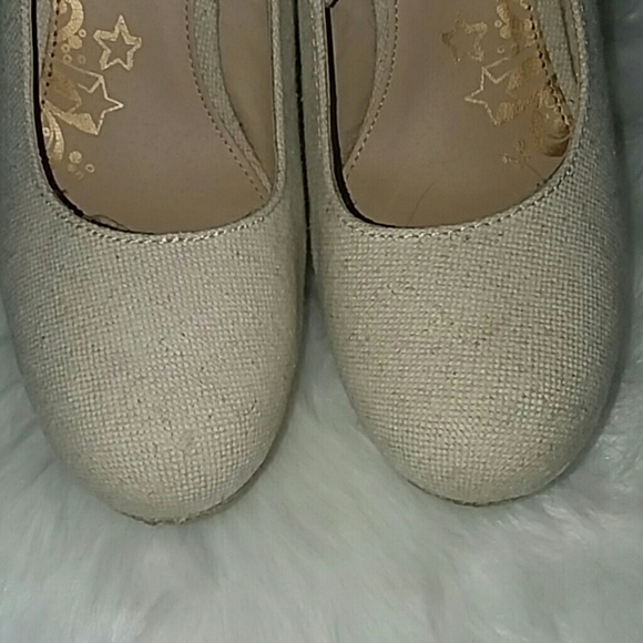 Shoes - Picture 2 of 5